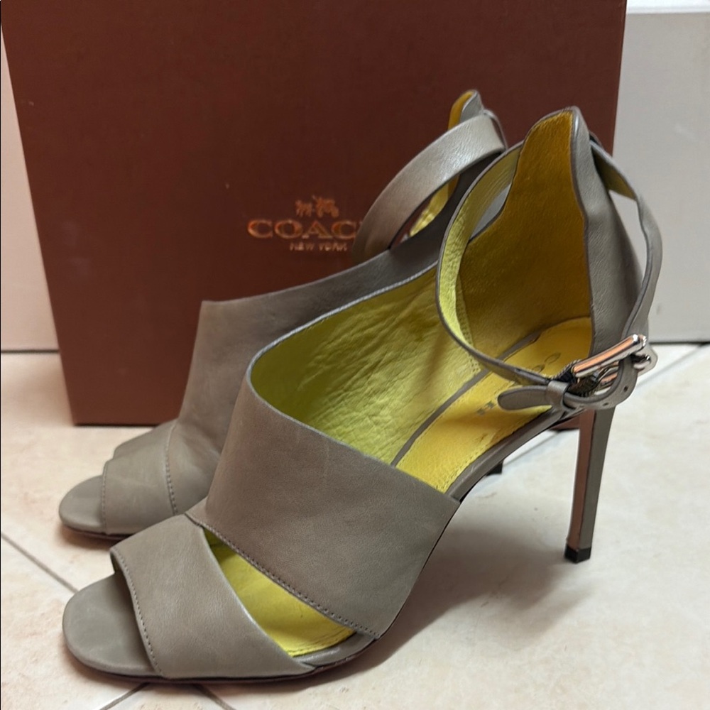 COACH Manhattan Soft Vintage Leather Pump Open Toe Heels In Slate Grey 8